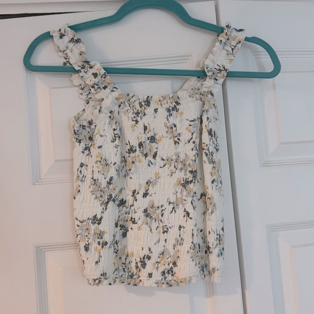 White floral Abercrombie and fitch tank top with stretch - size S lightly worn - Picture 4 of 4